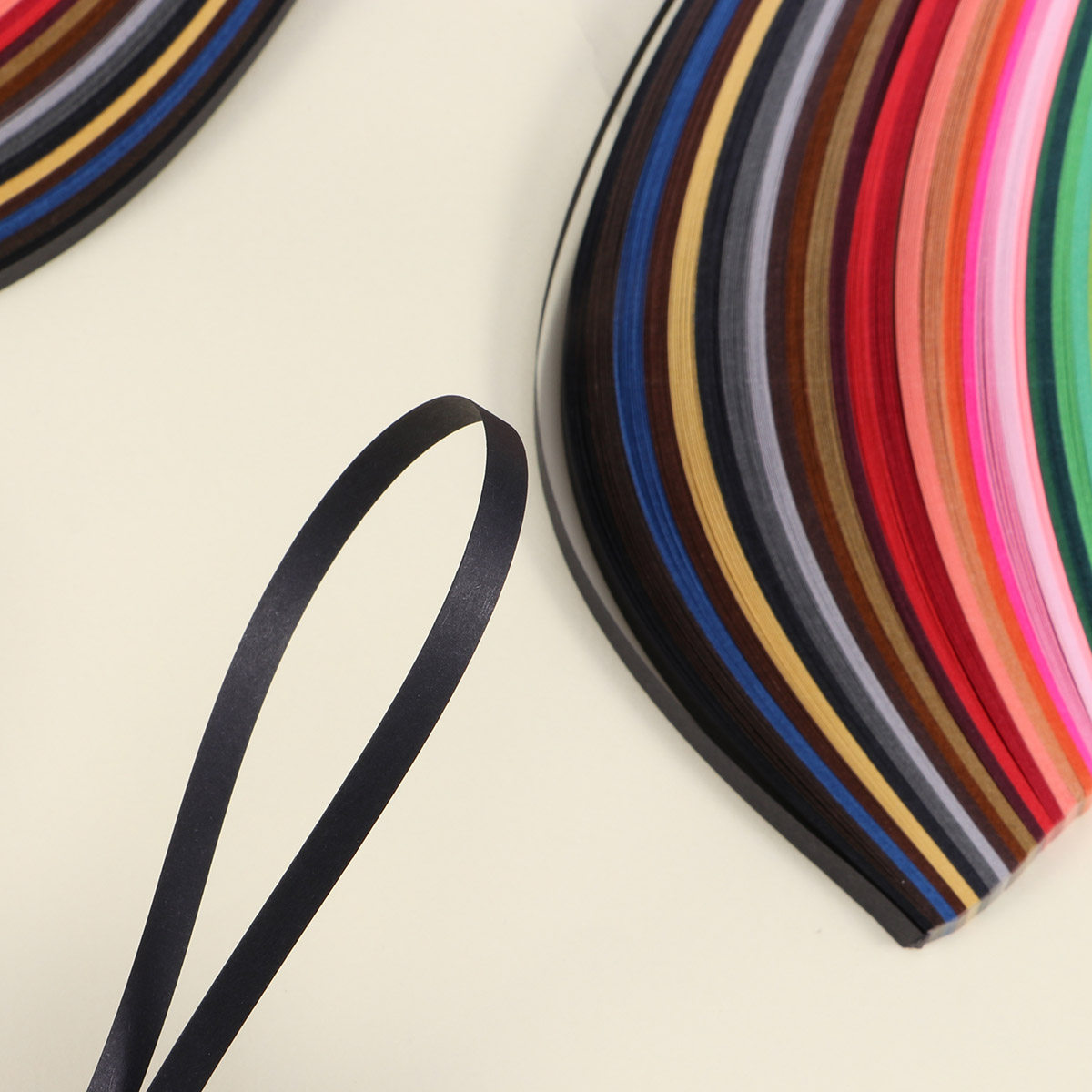 ชุดแถบกระดาษสำหรับงานควิลลิ่ง  - Quilling Paper Strips บทวิจารณ์และราคา